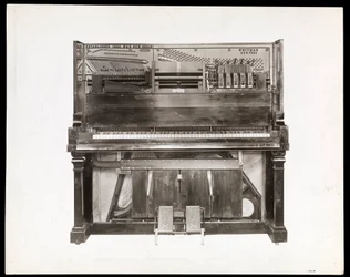 Un pianoforte automatico, 1915-16